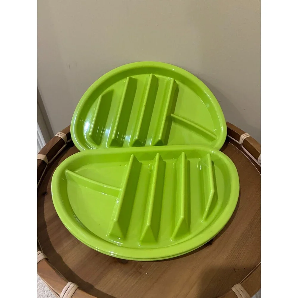 Arrow Home Plastic Fiesta Taco Plate, Holds 3 Tacos and 2 Sides - 3 RED 3 GREEN